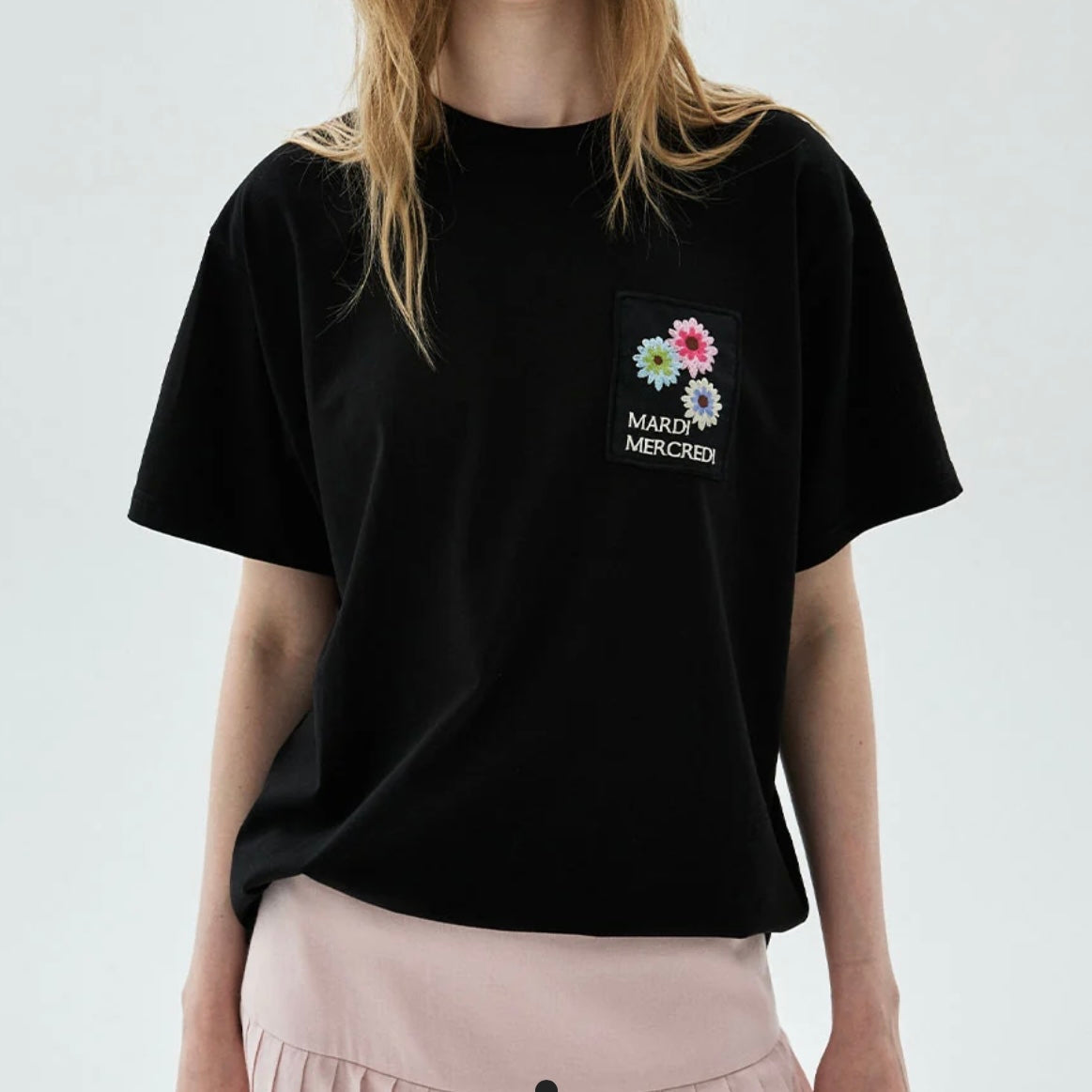 [ 今期限定‼️買一送一‼️ ] TSHIRT FLOWER PATCH_BLACK