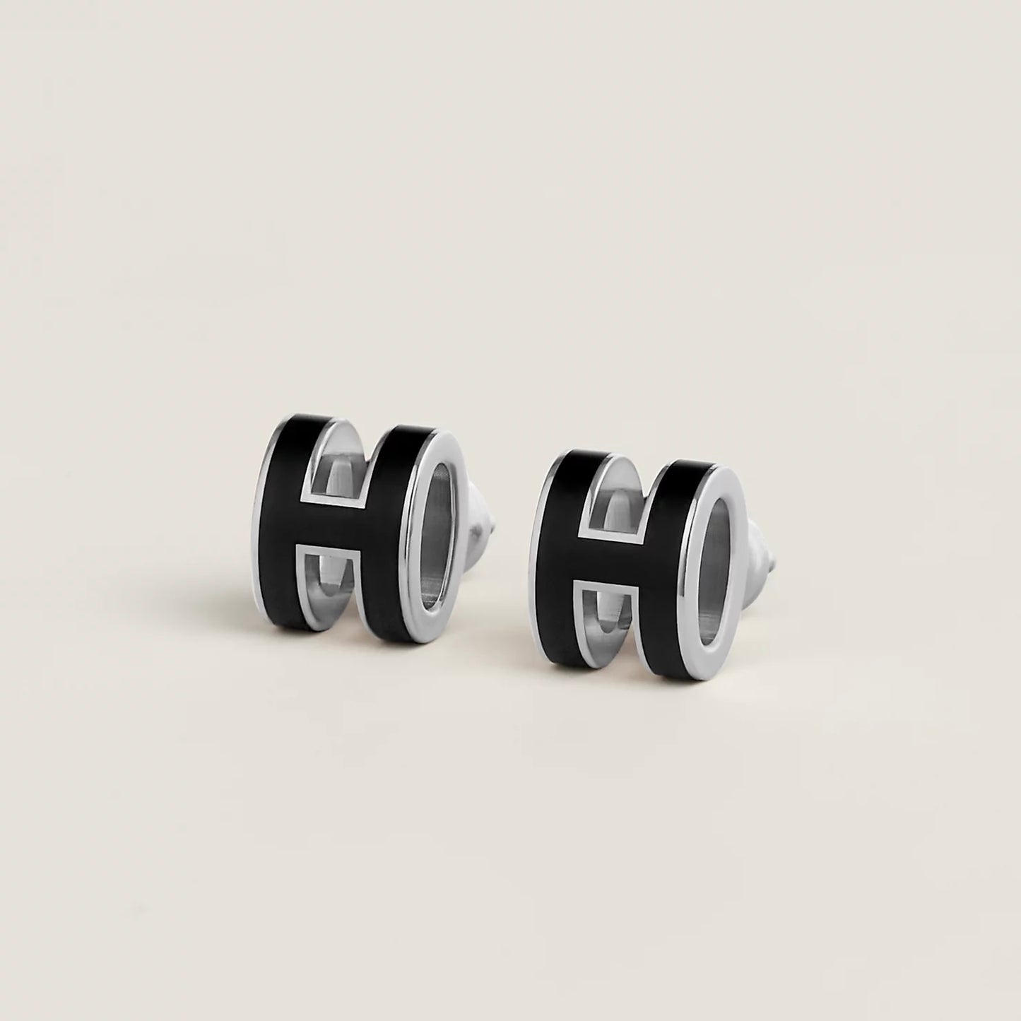 [ 第二件只需 $99 ] Mini Pop H Earrings Black Sliver