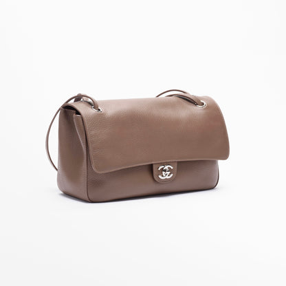 [ ‼️任揀兩件 $8XX‼️ ] Maxi Flap Bag Light Brown